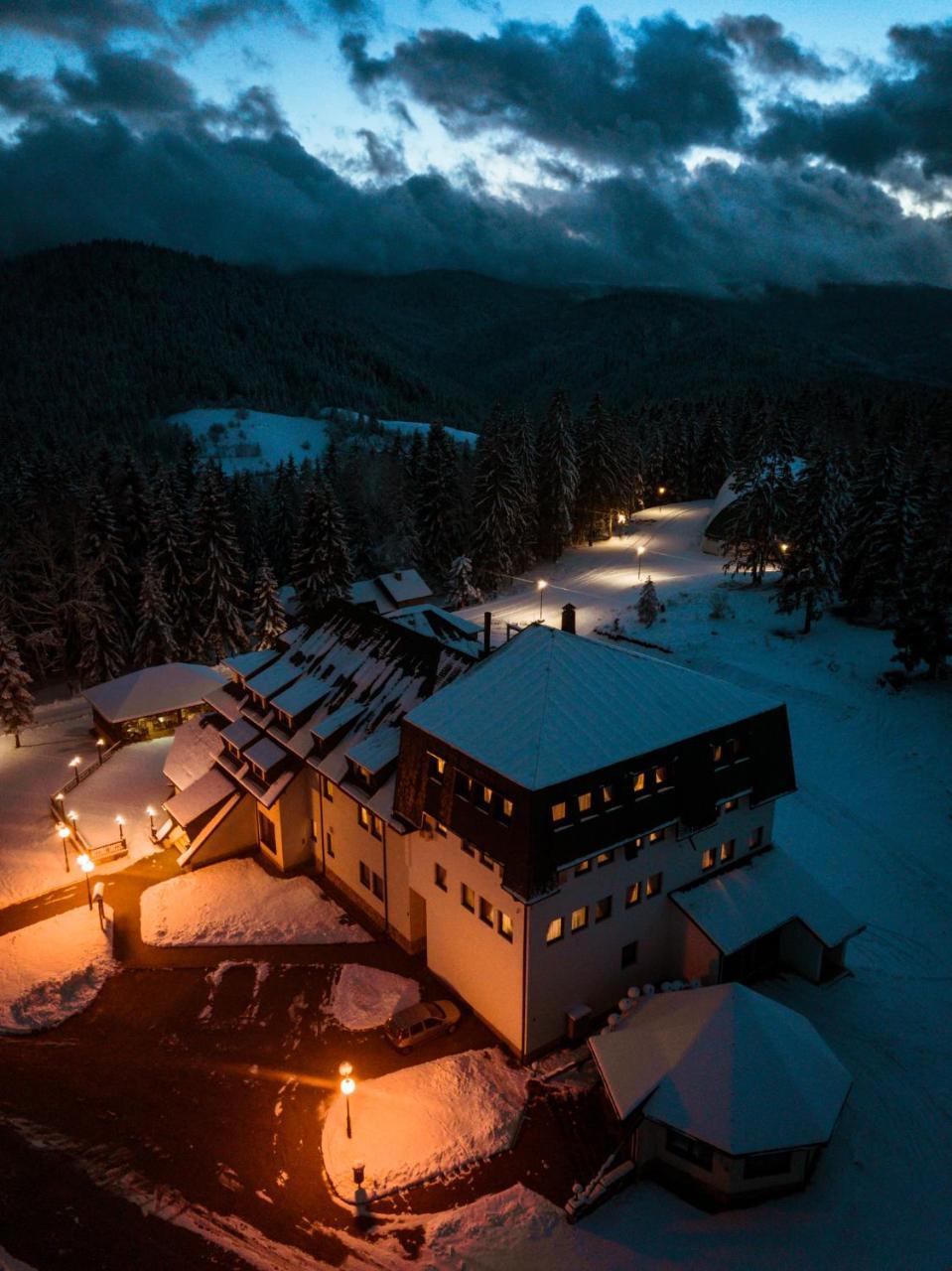 Hotel Zlatarski Zlatnik Нова-Варош Экстерьер фото
